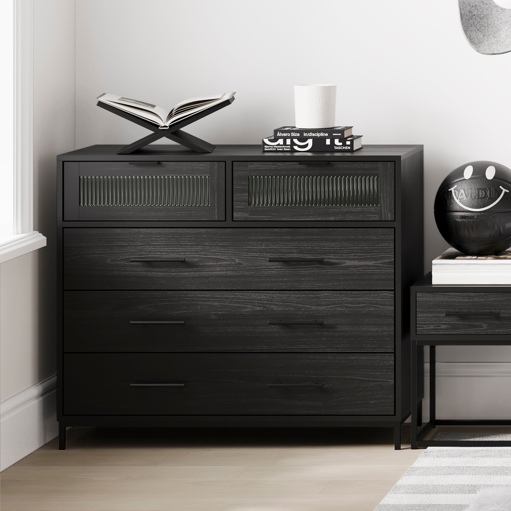 Waldorf Matte Black / Reeded Chest